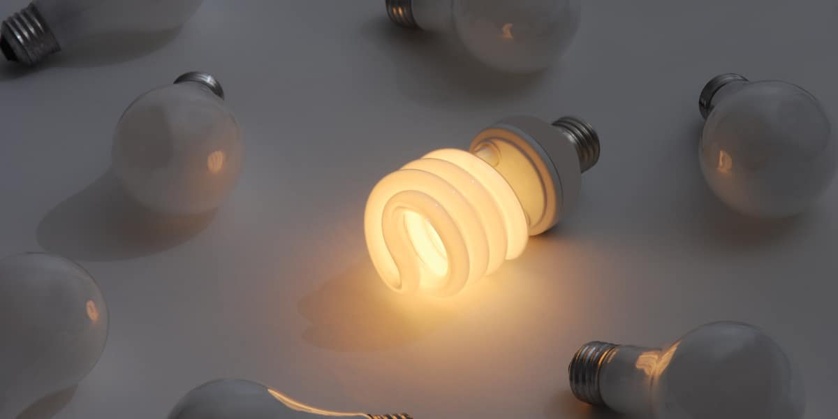 lightbulbs with energy saving features